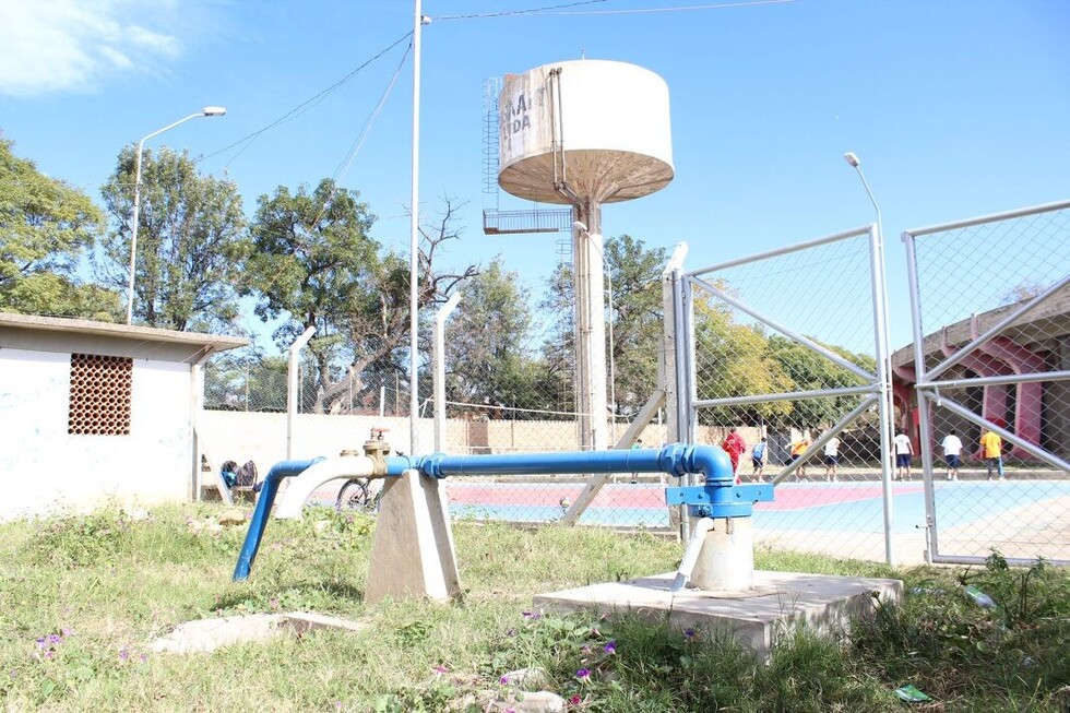 Época de estiaje baja presión  de agua en barrios de Tarija
