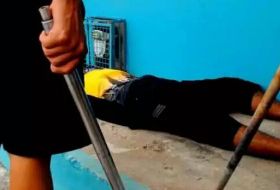 Trató de matar a su  amigo con un estilete