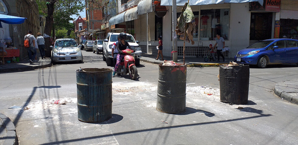 Motoqueros aprovechan los paros para tener ingresos extras en Tarija