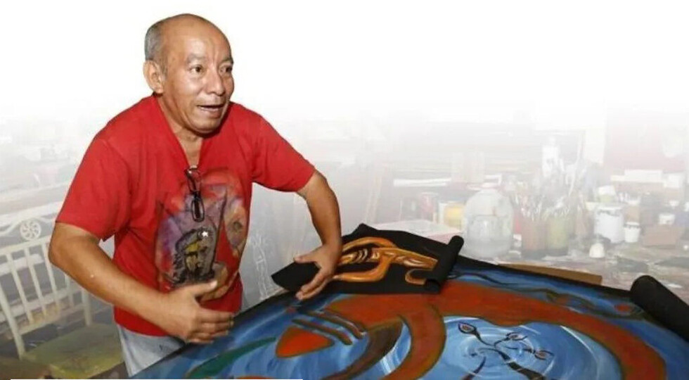 Un artista ecuatoriano pinta con su semen