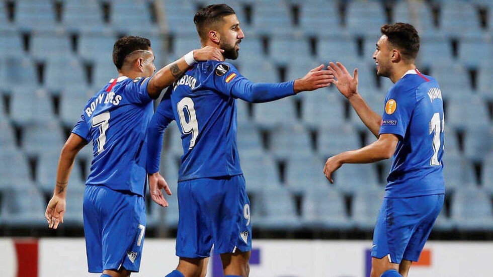 Sevilla certifica su pase como líder tras jornada goleadora