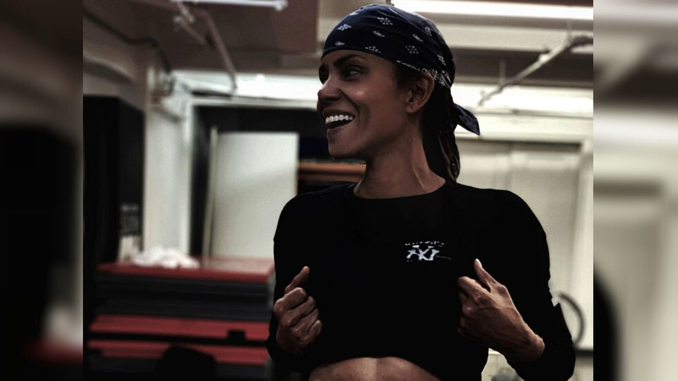 Halle Berry  logró unas abs de acero