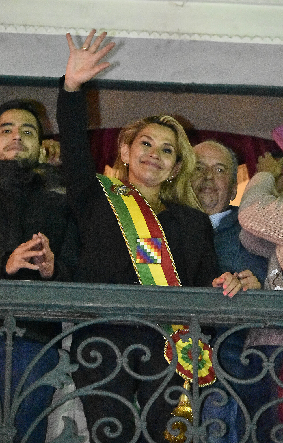 Crónica de una posesión accidentada avalada por el TCP: Añez Presidenta