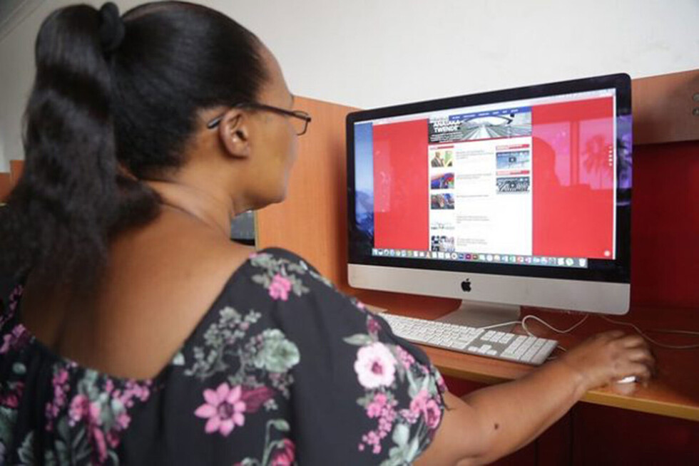 Troles, bots y fisgones en Internet amenazan la democracia en el mundo