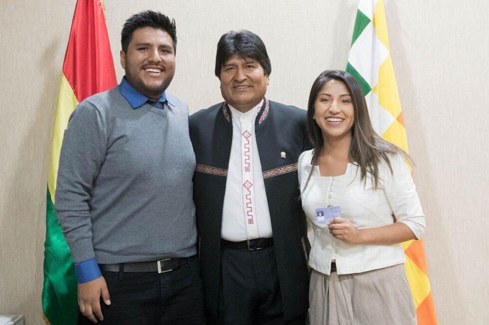 Hijos de Evo Morales salen del país