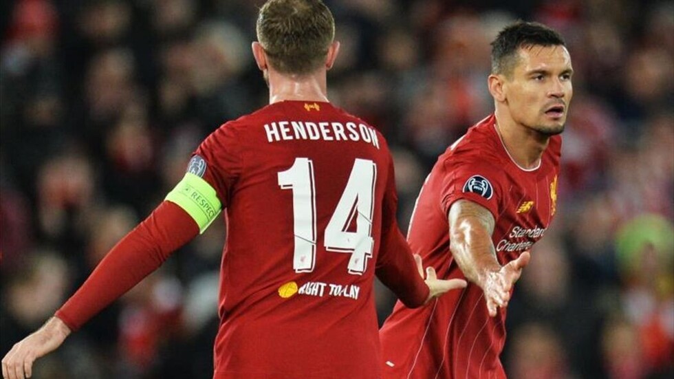Dejan Lovren saca de un lío al campeón ante Nápoles