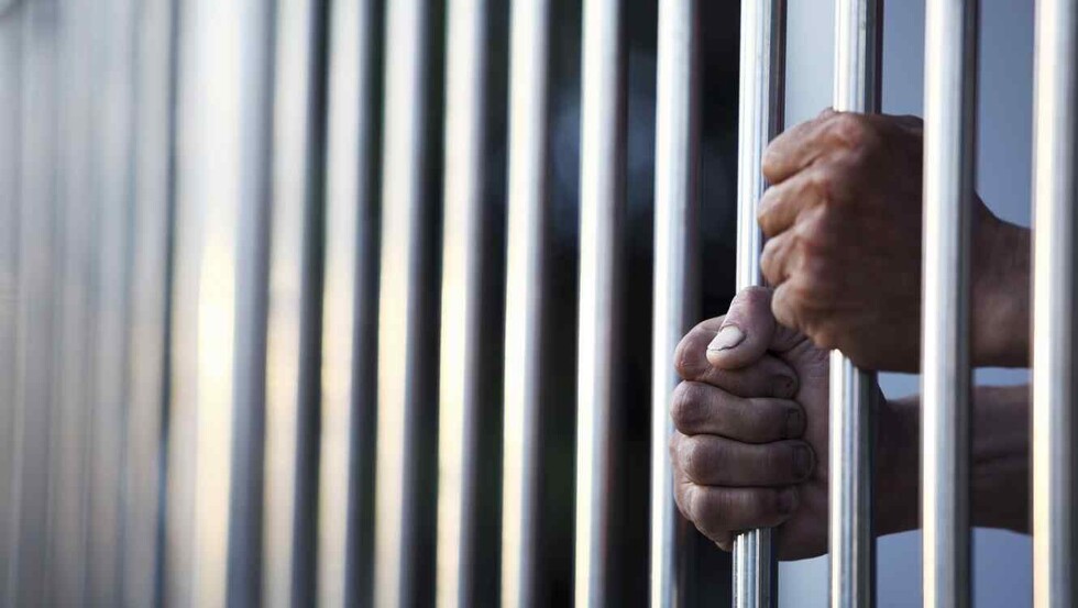 Dan 15 años de prisión a violador de una menor