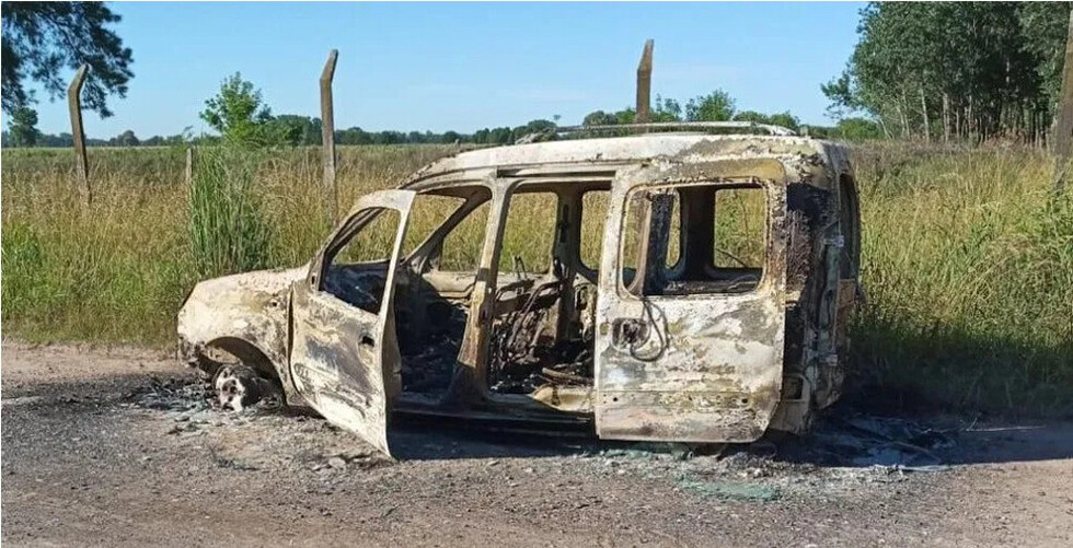 Hallan cuerpo calcinado  dentro de una camioneta