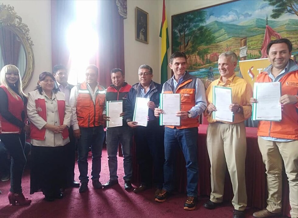 Alcaldía y Cosaalt llevarán agua a 30 barrios de Cercado