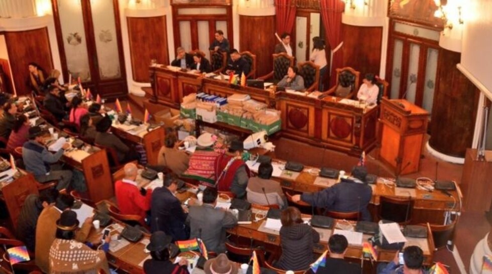 Plataformas observan la falta de paridad en ternas regionales