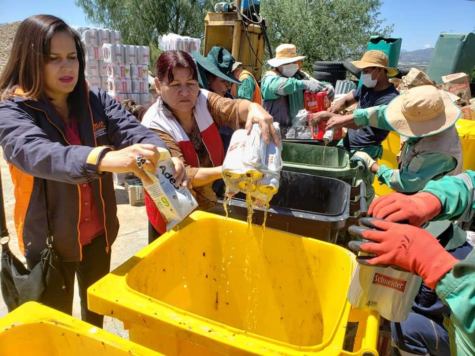 Destruyen 1560 litros de bebidas alcohólicas en Tarija