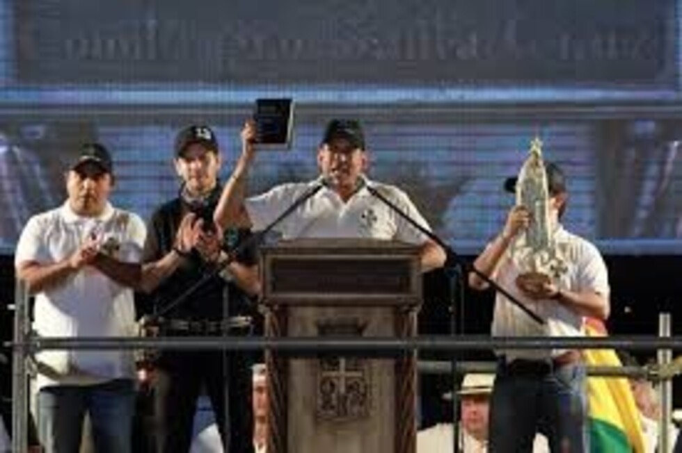Camacho: "Fue mi padre quien cerró con los militares"