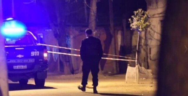 Matan a 2 personas en ataque a tiros a familia