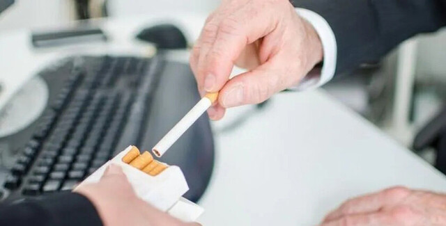 Premian a los empleados que no fuman