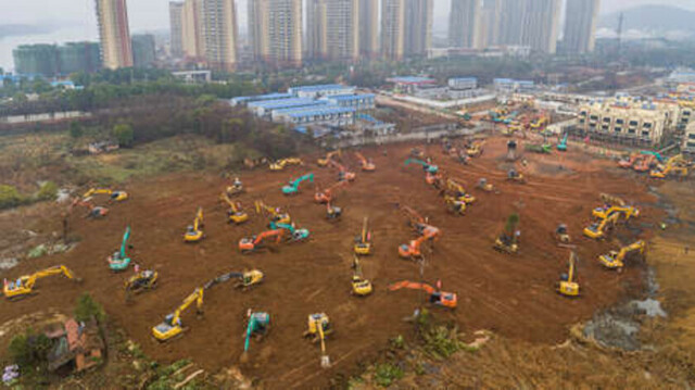 Hospital de 1.000 camas en 6 días: China construye en tiempo récord un centro para tratar el coronavirus