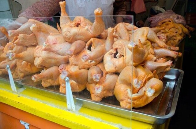Alertan que suba de maíz y soya encarecerá el pollo