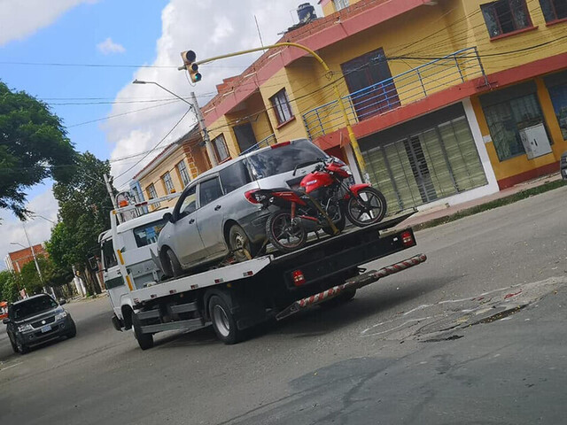 Aprehenden a policía por causar triple colisión