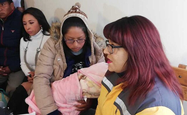 Dejaron en licorería a bebé raptada en El Alto