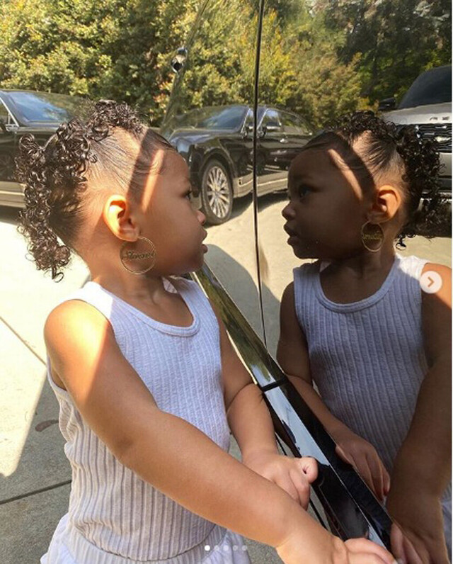 Critican a  Kylie por aros  de Stormi