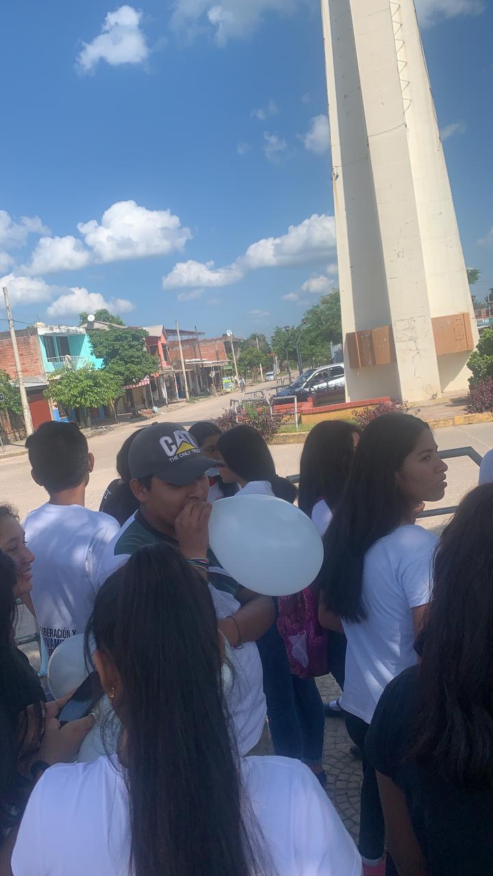 Junta escolar de Bermejo declara duelo y suspensión de clases por la muerte de Carla M.