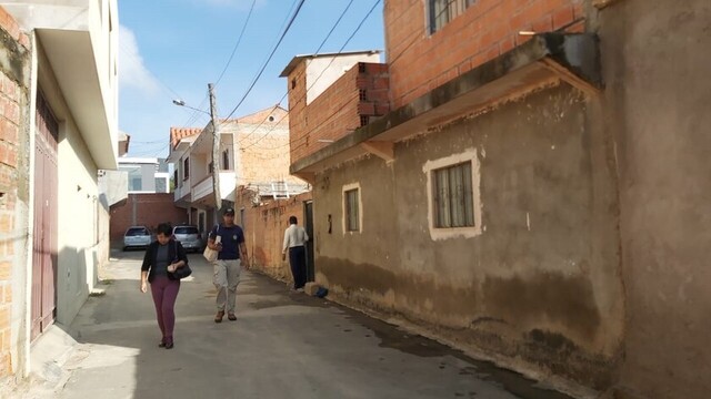 Hombre cayó al salir del baño de su casa y murió