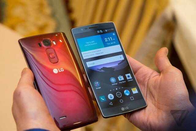 Intervienen  una galería de venta de celulares