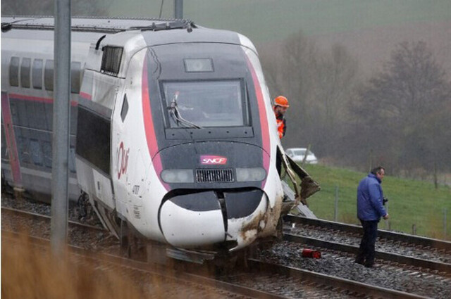 Descarriló un tren en Francia: hay 22 heridos