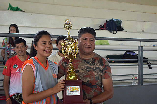 Cercado invicto gana el inter-provincial de vóley