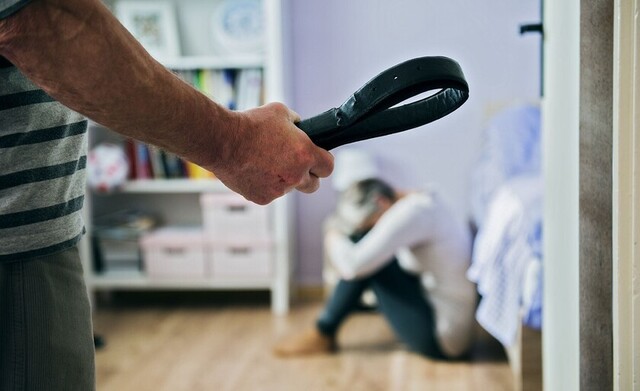 Denunció a sus padres por violencia familiar