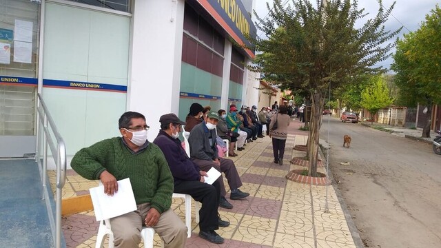 Defensoría exige al Banco Unión de Tarija mejorar atención a ancianos