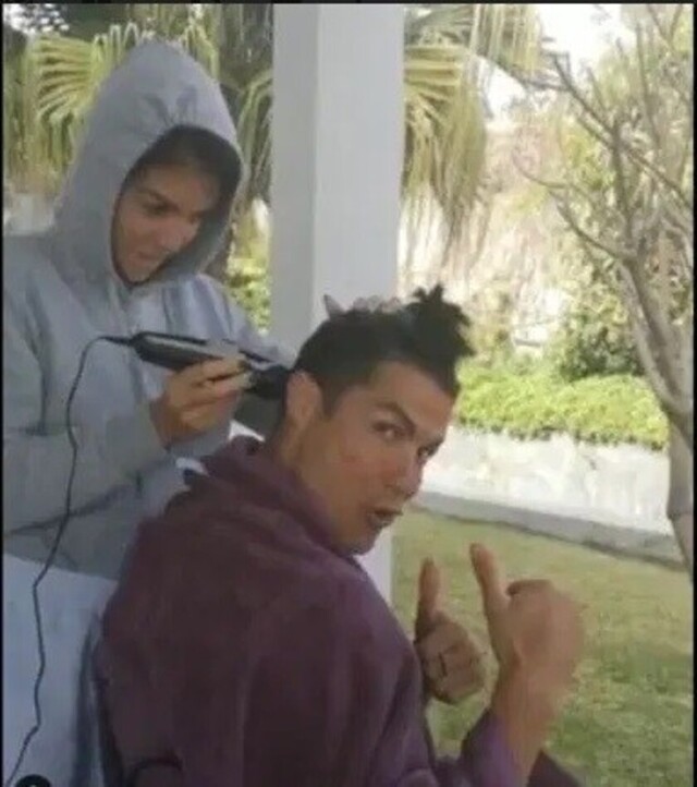 Georgina cortó  el cabello a  Cristiano