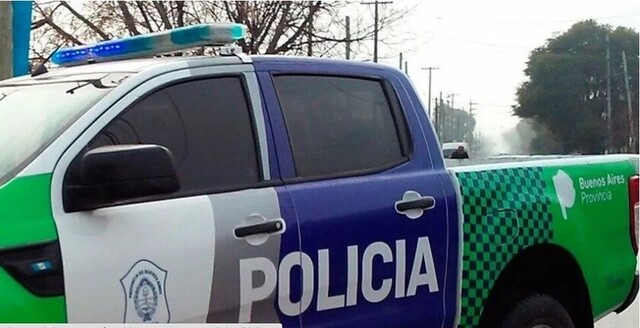 Aprehenden a dos fiscales por beber en cuarentena