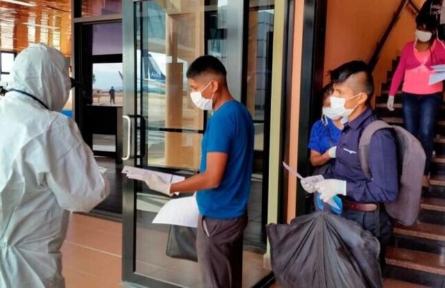 Llegan a Bolivia 108 jóvenes que estaban varados en Perú