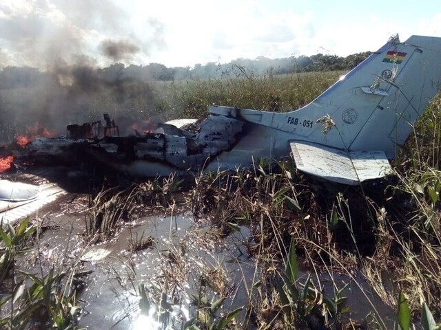 Cuerpos de españoles quedan atrapados tras accidente de avioneta en Beni
