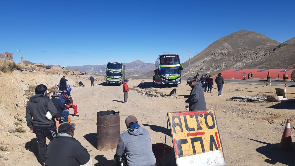 70 pasajeros que salieron de Tarija quedan varados en Potosí
