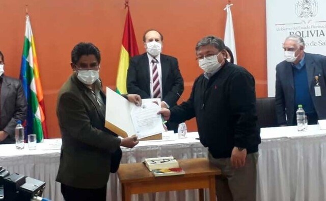 Patzi posesiona a Sahonero como Director titular del Sedes