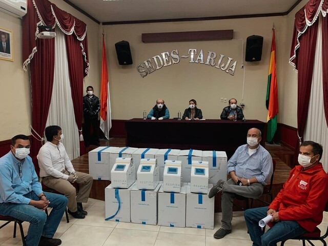 Áñez entrega 10 ventiladores, más reactivos e ítems sin precisar cantidad