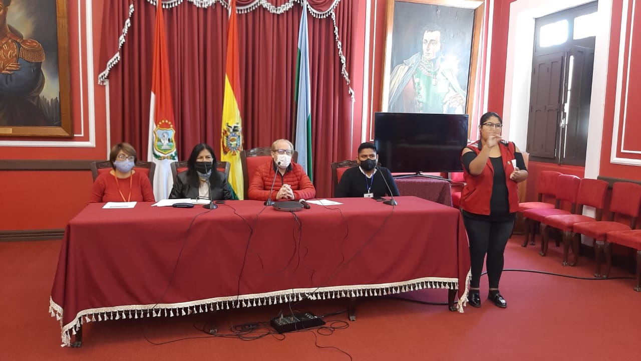 Gobernación subsanará base de datos para el pago del bono Jefas de Hogar