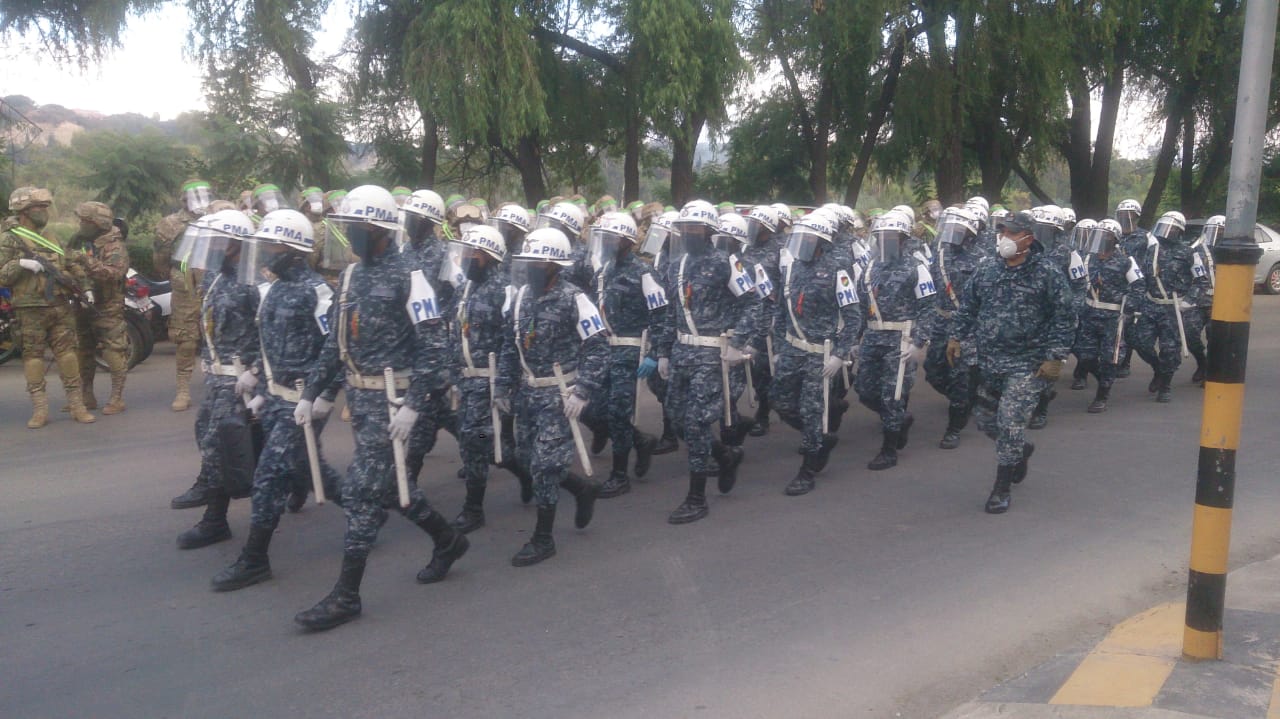Policía y FFAA intensifican los controles por la cuarentena en Tarija