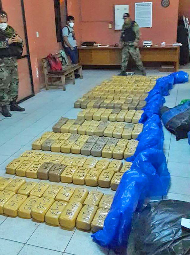 Encarcelan a dos sujetos  que traficaban marihuana