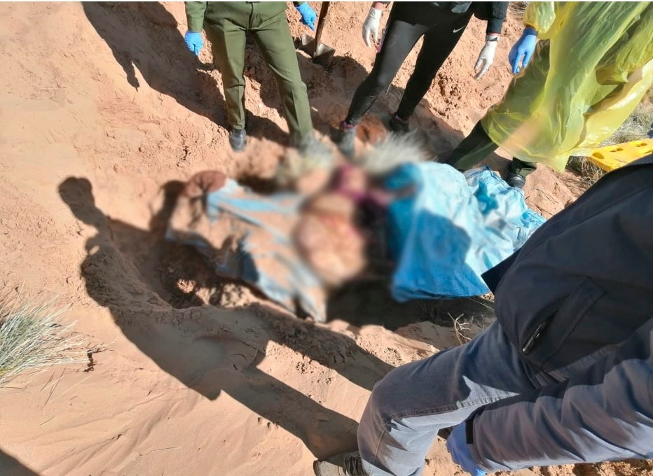 Hallan a mujer semienterrada en Oruro