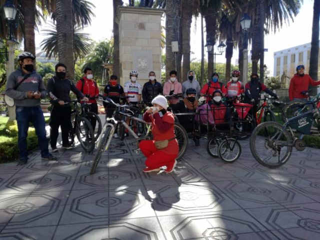 Activistas celebran el Día Mundial de la Bicicleta