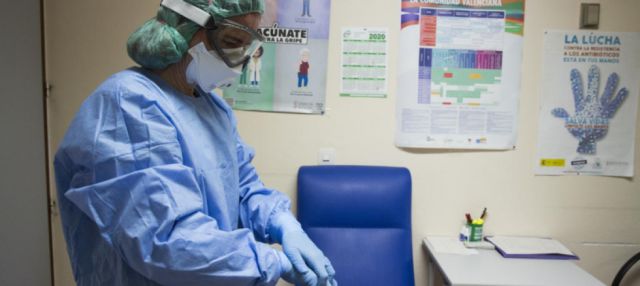 Gobierno convoca a médicos, enfermeras y estudiantes en salud a reforzar lucha contra la pandemia