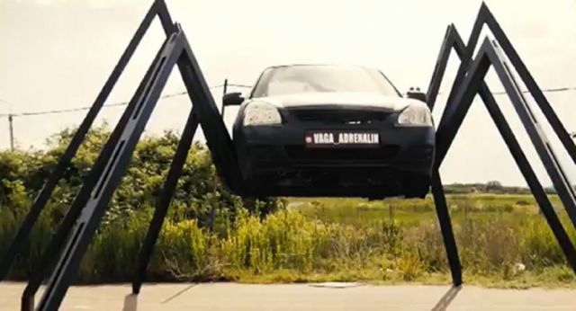 Un ruso crea un futurístico coche-araña