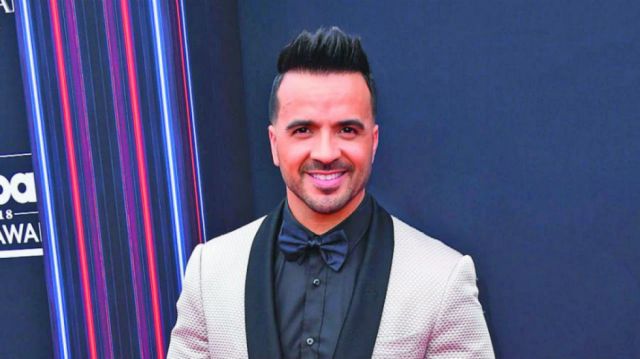 Fonsi muestra lujosa mansión en Miami  