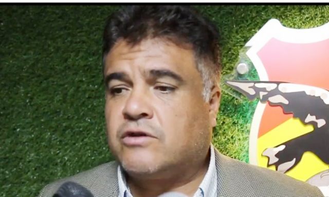Téllez renuncia tras la instructiva de no dar declaraciones