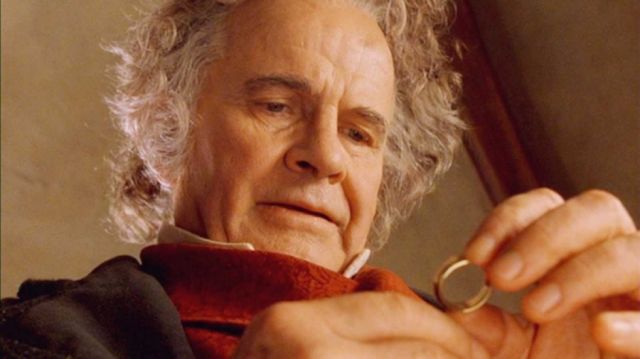 Muere el actor británico Ian Holm, que interpretó a Bilbo Bolsón en "El Señor de los Anillos"