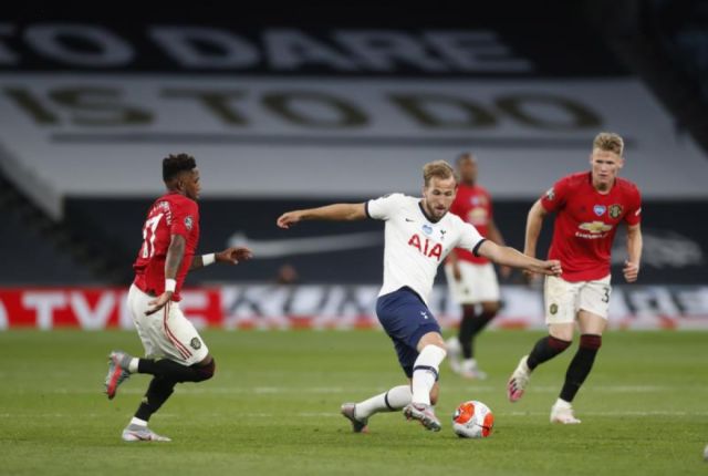 United logra resistir la embestida del Tottenham (VIDEO)