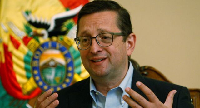 Ortiz se abona a la austeridad para buscar la reactivación económica del país