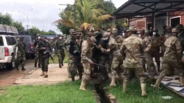 Efectivos de Umopar y la Naval se enfrentan por incursión en el río Ichilo